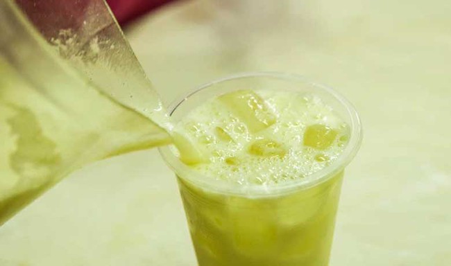 Uống nước mía cho thêm thứ này tốt ngang thuốc bổ gan, lại còn trẻ hóa da, khỏe xương, răng - Ảnh 1.