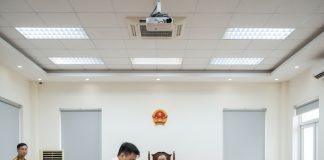 Ngày ly hô:n, chồng không chia cho tôi đồng nào trong khối tài sản cả tỷ mà chỉ n:ém cho chiếc gối cũ hồi cưới nhau rồi mỉ:a mai,