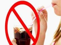 Thiếu nữ 17 tuổi nhập viện vì suy thận, phải chạy thận suốt đời: Bác sĩ cảnh báo 3 thói quen người trẻ thường xuyên mắc phải