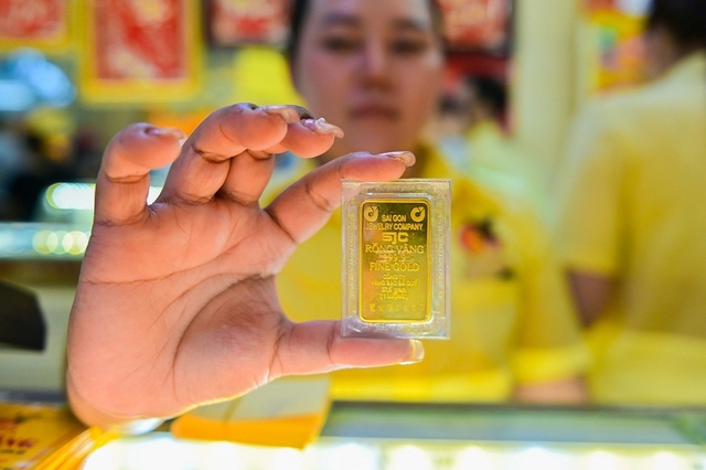 Giá vàng hôm nay ngày 21/5 quay đầu giảm cực mạnh