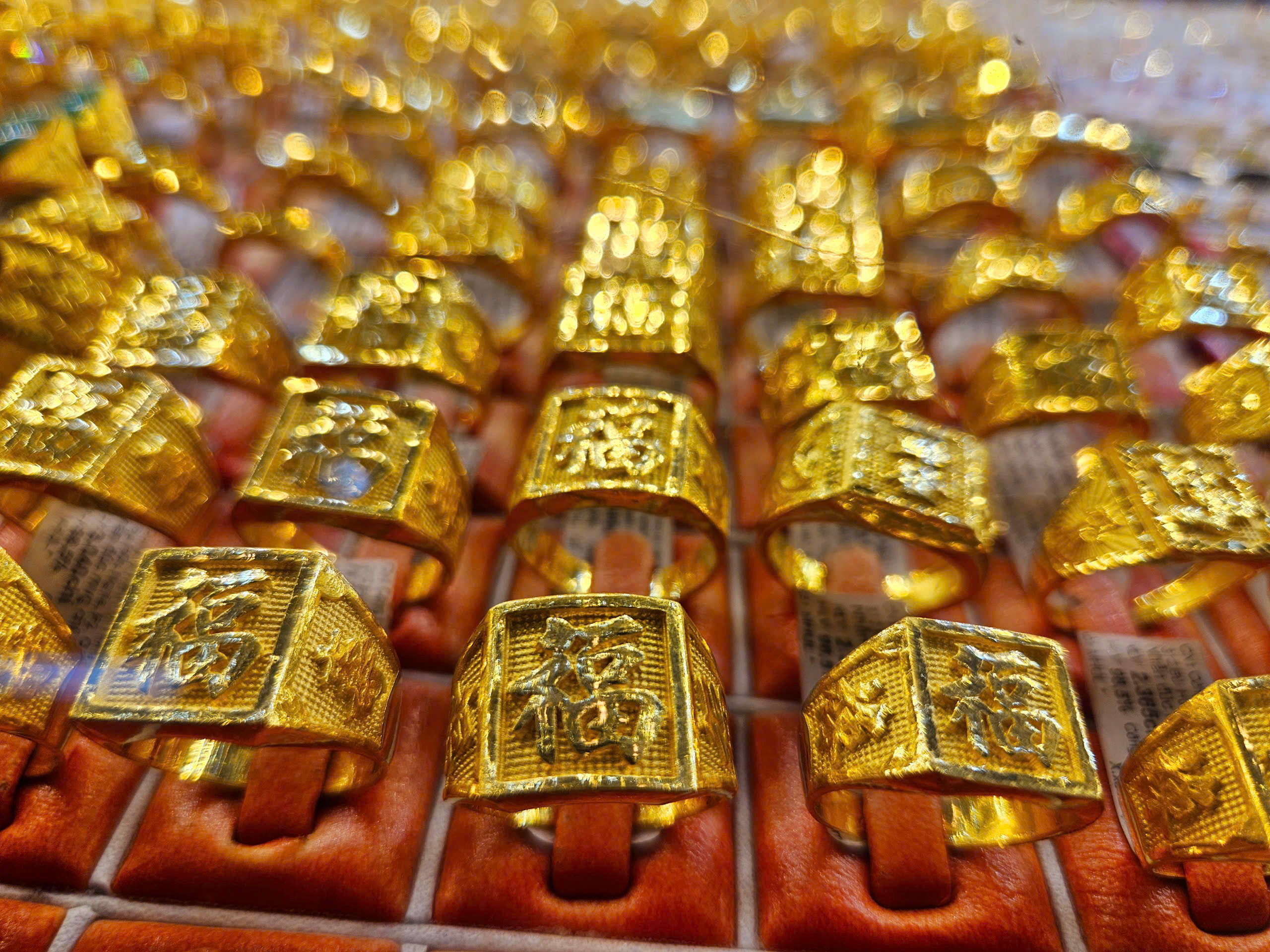 Giá vàng nhẫn 99,99 cao hơn cả vàng miếng SJC