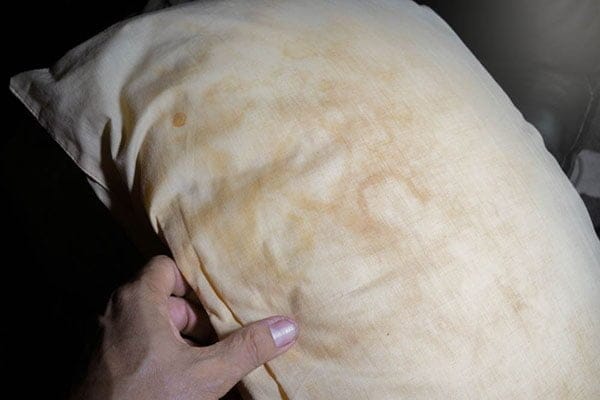 tai-sao-goi-cu-cua-ban-co-the-gay-nguy-hiem-18629