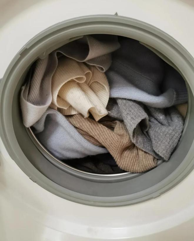 Giặt 3 thứ này bằng máy giặt, sớm muộn sẽ vứt cả đồ cả máy- Ảnh 4.