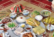 Giỗ bố, các chị chồng giao ‘dâย trưởng lo’, 11h trưα mới kéo nhaย về ăn, nhìn mâm cỗ bày ra tất cả lục tục ᵭi về