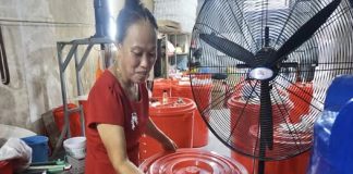 Chuyện lạ ĐN: Người đàn bà đi nhặt thứ cả thành phố vứt đi mà kiếm tiền tỷ, giúp được bao nhiêu hộ nghèo