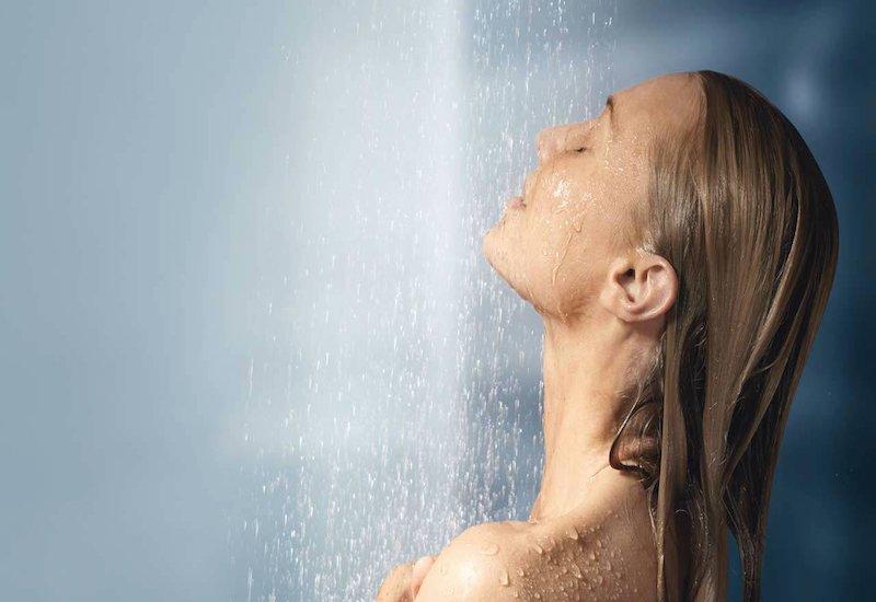 Hãy nhớ vệ sinh hậu môn cả trong khi tắm bạn nhé