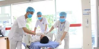 Người đàn ông qua đời do uống nước dừa, bác sĩ cảnh báo một sai lầm nghiêm trọng