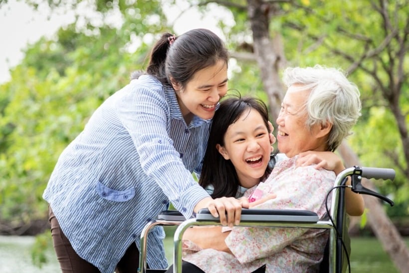Trong dòng chảy văn hóa, hình ảnh của những người trí thức hiḕn từ ʟuȏn nổi bật như viên ngọc quý.