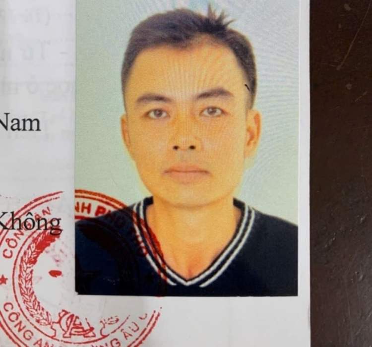Sau một thời gian sṓng với mẹ, tháng 4/2024, cháu K. ᵭược ᵭưa vḕ sṓng cùng cha tại nhà riêng ở phường Âu Cơ theo quyḗt ᵭịnh của tòa án. 