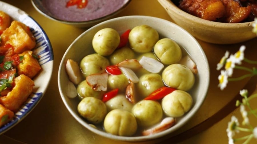 Khi muṓi cà, bạn nên sử dụng muṓi biển (muṓi hạt) ᵭể cà muṓi ᵭược giòn, có vị ᵭậm ᵭà, ᵭể ʟȃu ⱪhȏng nổi váng.