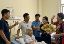 Tôi gục ngã khi nghe các con nói: ‘Mẹ bệnh thì cứ chia ngày nuôi như chia ca làm việc!’, sáng hôm sau tôi liền đưa ra quyết định…