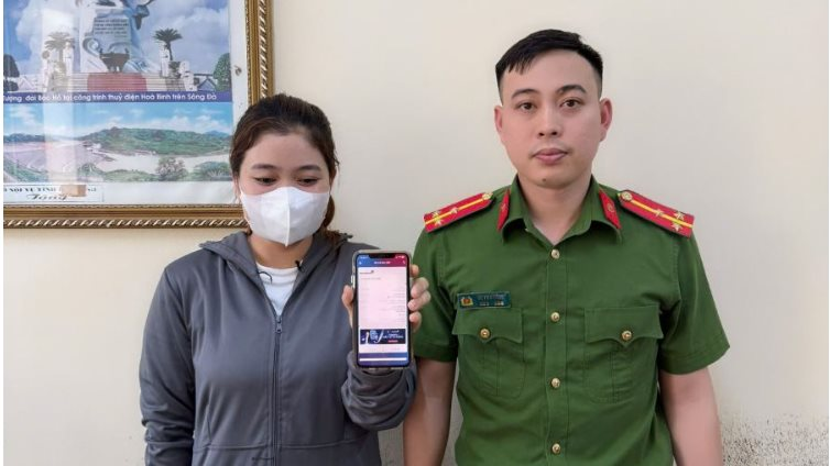 Công an điều tra giao dịch 20.340.000 đồng tới tài khoản của người phụ nữ SN 1994 - Ảnh 1.