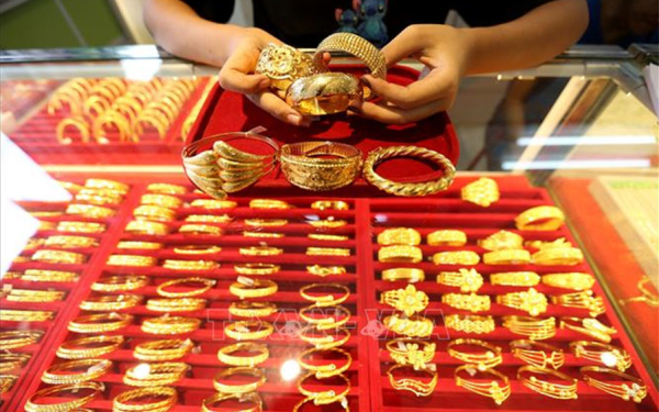 Giá vàng trong nước tăng gần 2 triệu đồng mỗi lượng